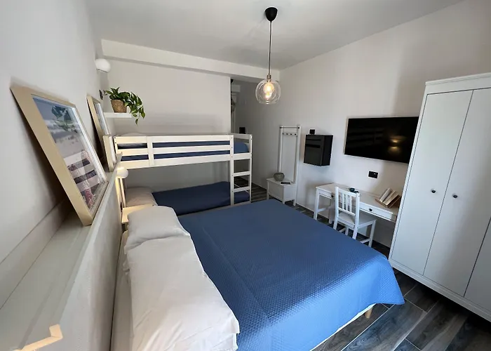 Fronte Mare Bed and Breakfast 4*